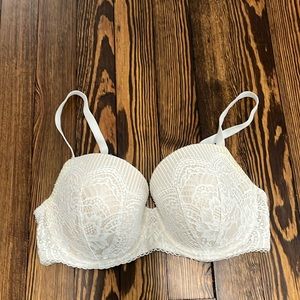 Victoria’s Secret Balconette Bra size: 34DD